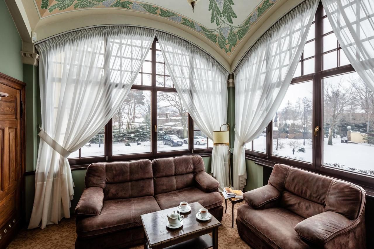 Отели типа «постель и завтрак» Villa Elise Park Pension Строне-Слёнске